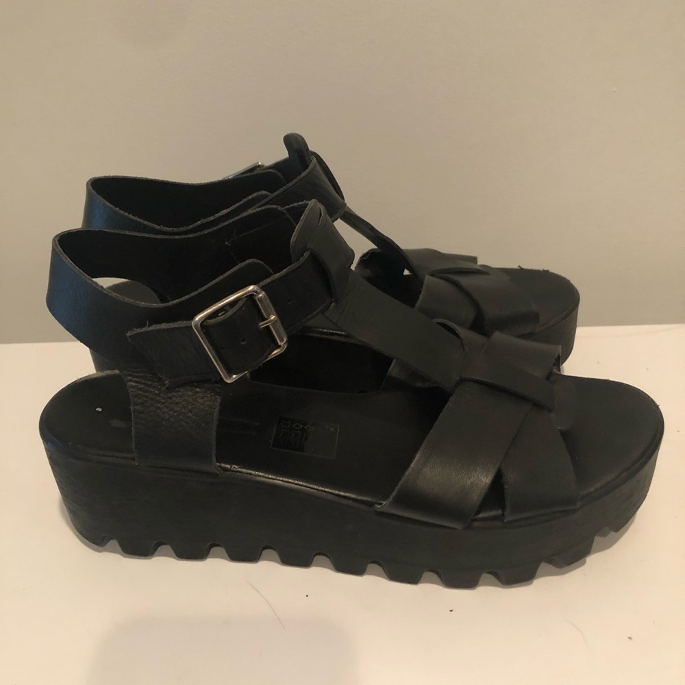 Flatform Chunky black leather sandals 90’s 00’s